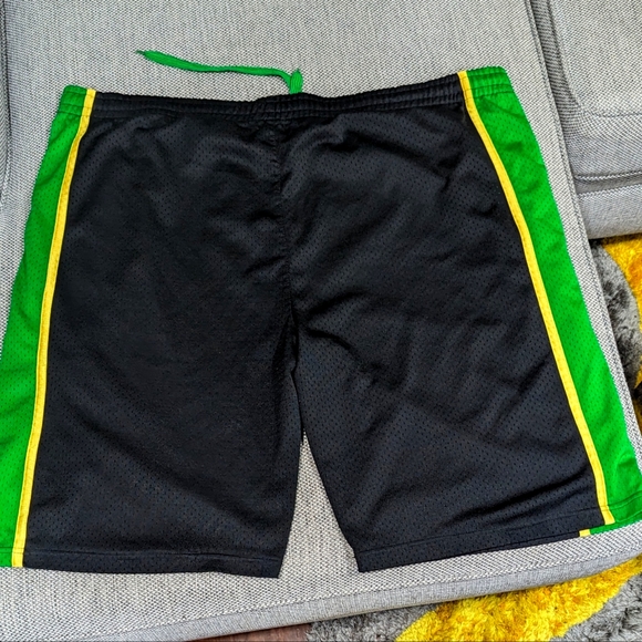Jamaica colored Shorts - Picture 5 of 7